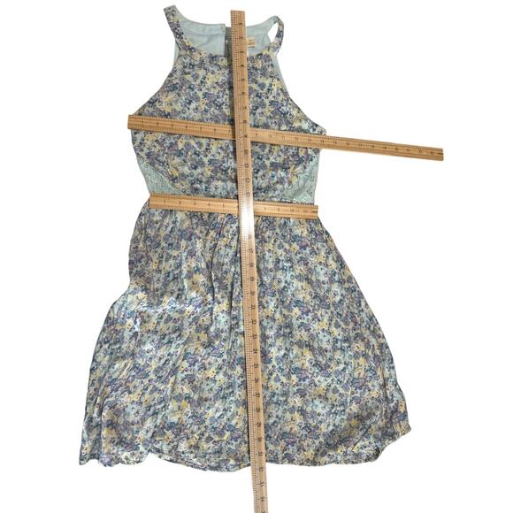 Disney Cinderella Pastel Blue Floral Fit and Flare Dress Size S Princess Cutouts - Picture 9 of 10